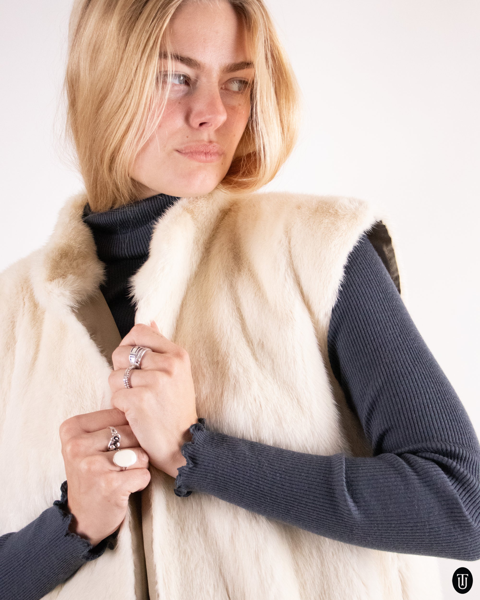 70's White Mink Fur Vest M