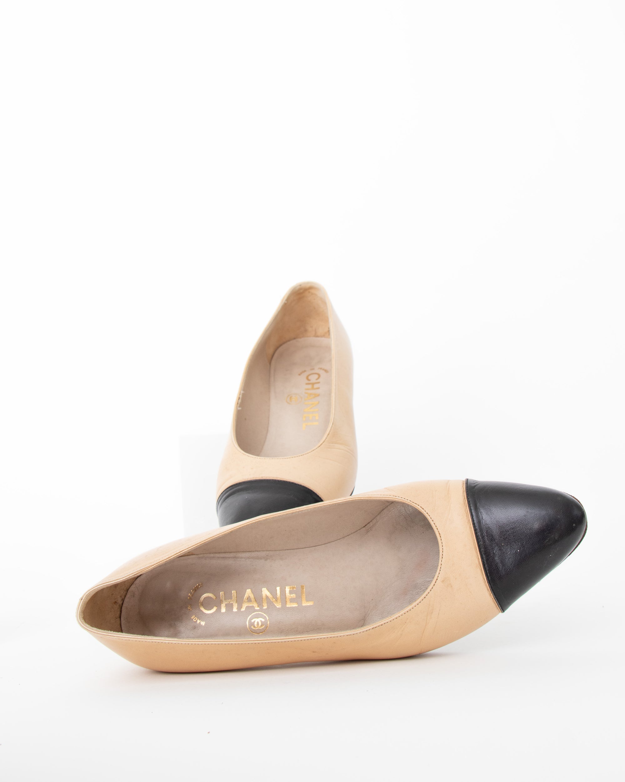 1980s Chanel Two-Tone Pumps Size 36.5