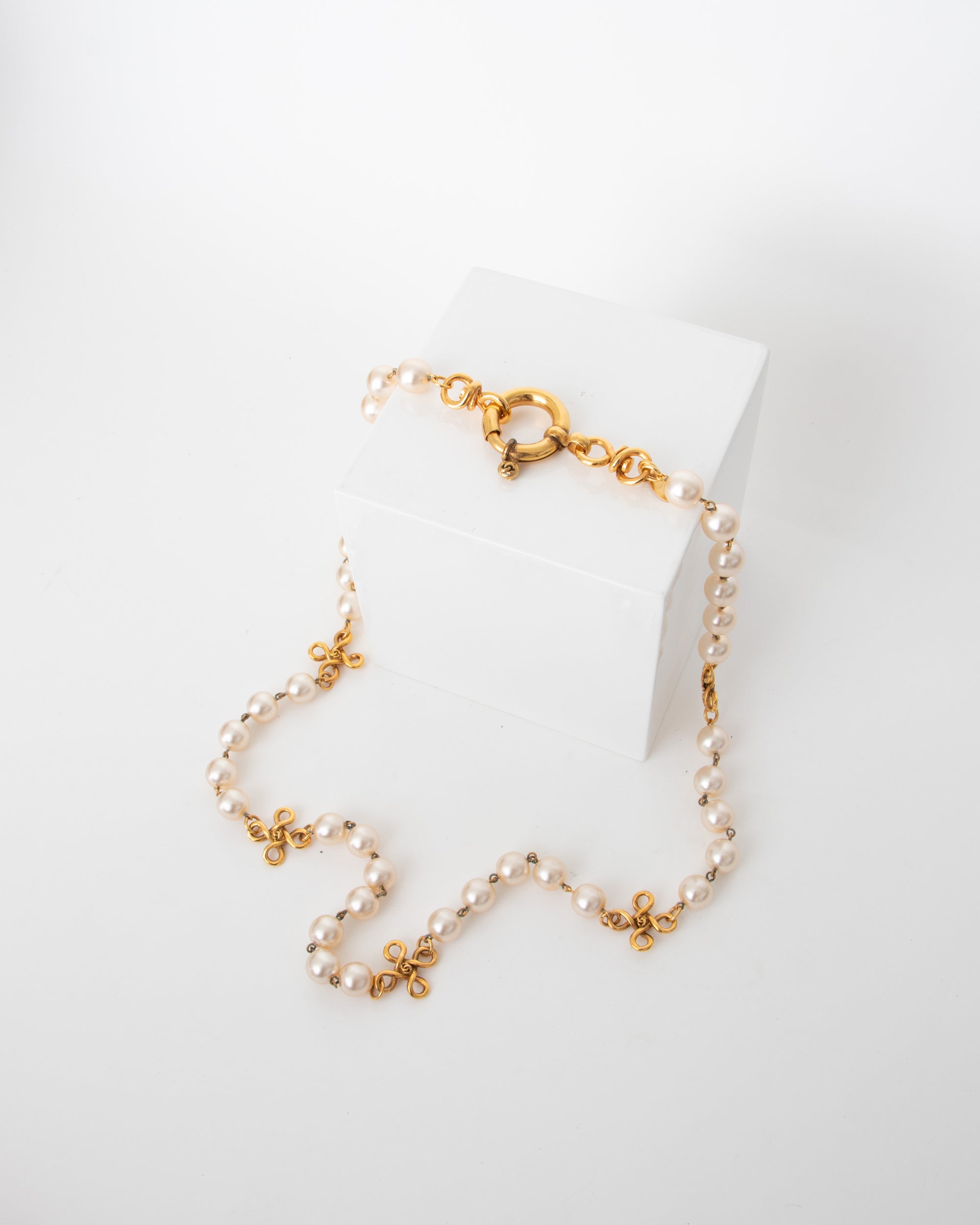 Chanel 1990s Mother of Pearl Sautoir Necklace